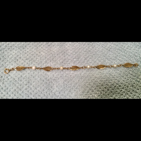 14K GF Pearl and Design Bracelet. - Picture 2 of 4